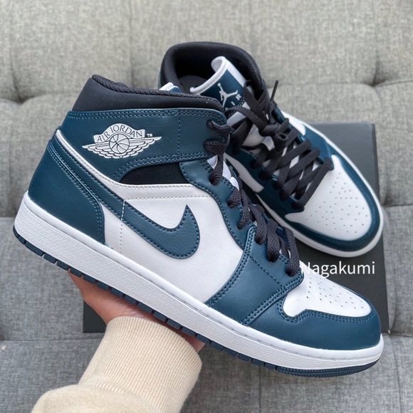 💙 Nike Air Jordan 1 Mid white navy shoes - Picture 2 of 4